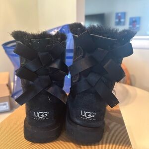 Girls UGG boots Size 9 Black with bows